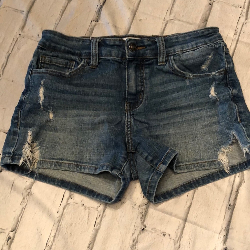 Studio Blue distress Jean shorts size 27